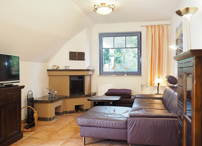 Wohnzimmer mit Kamin