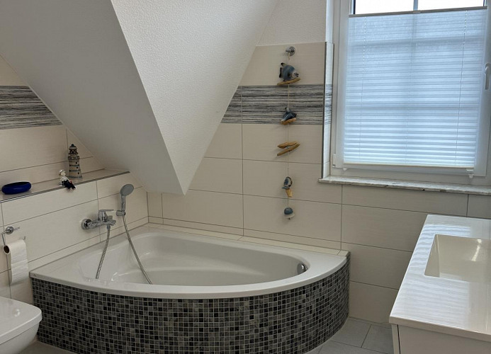 Badezimmer 2 OG  Badezimmer 2 OG
